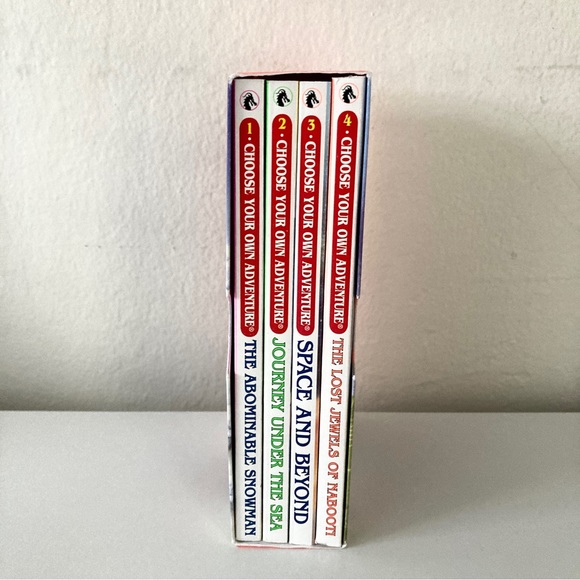 Choose Your Own Adventure Books Box Set 4 Books - Picture 2 of 7